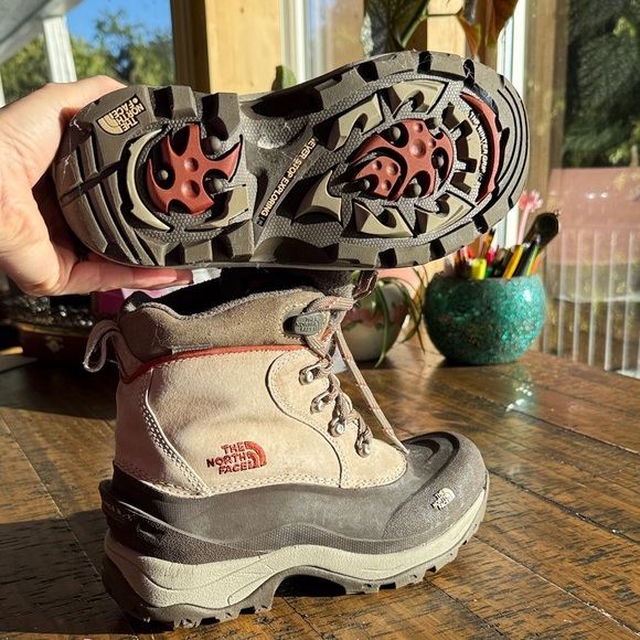 The North Face women Boots - Tan and Red - Picture 1 of 3